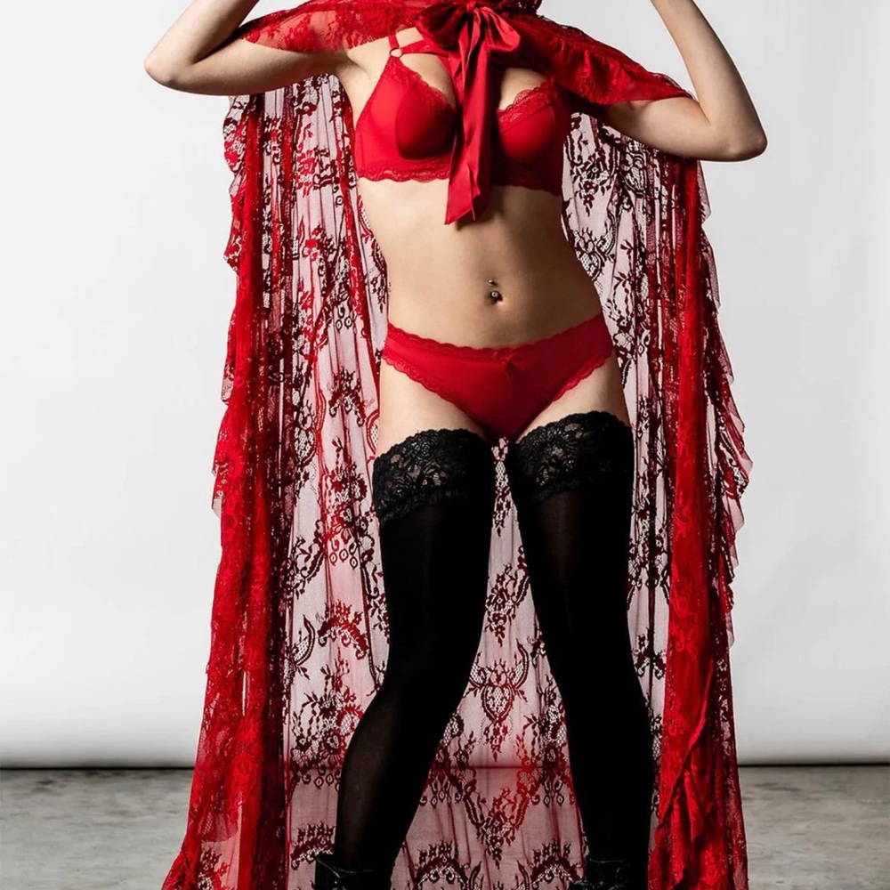 Killstar Vampyren lace Cape size sm/md in Scarlett